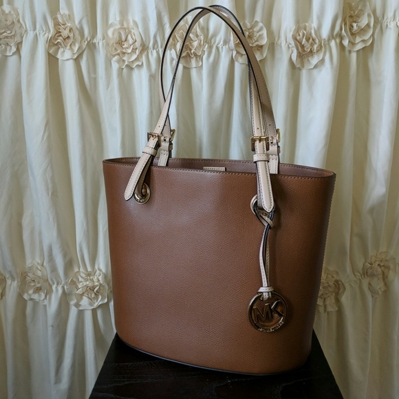 Michael Kors Handbags - ✨FLASH SALE✨NWT Michael Kors Jet Set Tote